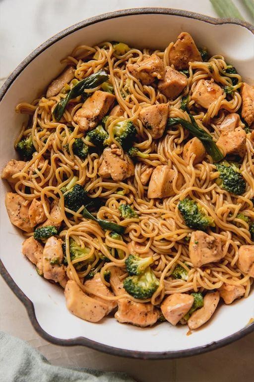 Chicken and Broccoli Ramen Delight
