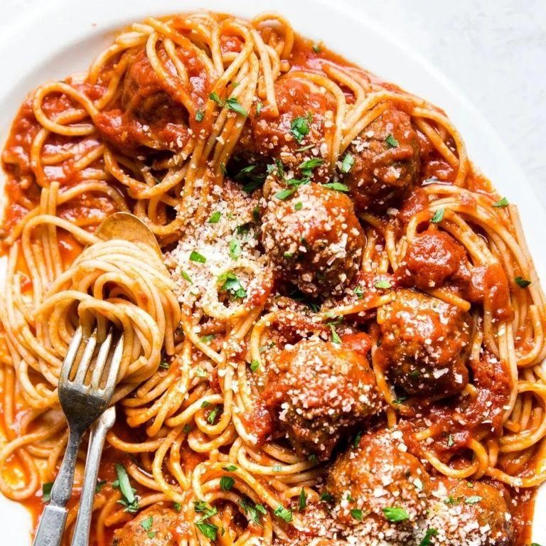 Chili Basil Meatball Pasta