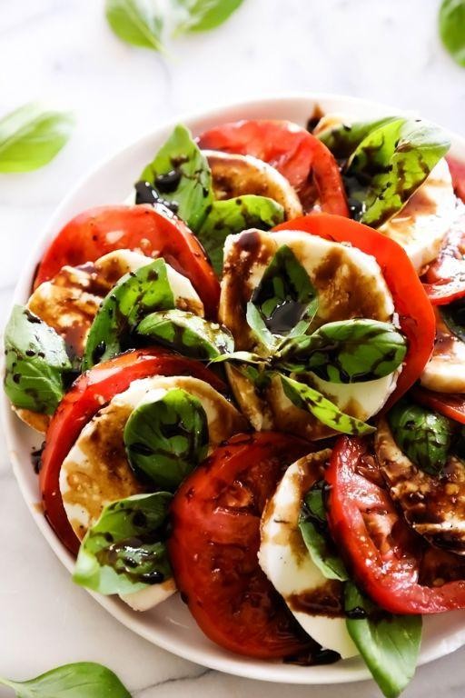 Christmas Caprese Salad with Balsamic Glaze