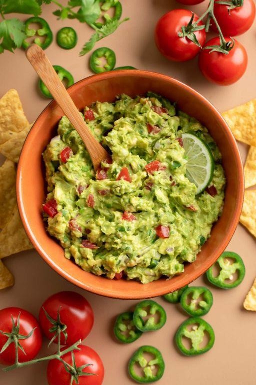 Chunky Tomato Guacamole