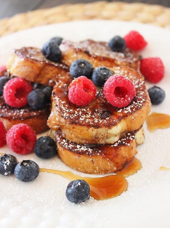 Cinnamon French Toast with Fresh Berries