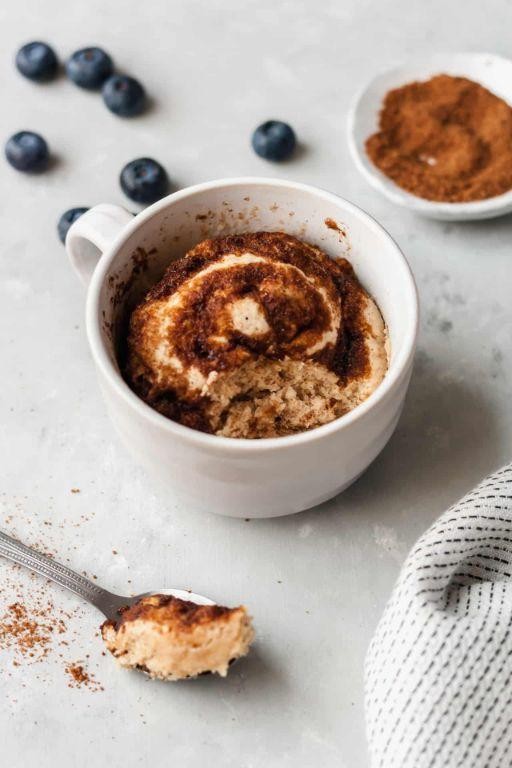 Cinnamon Roll Mug Cake
