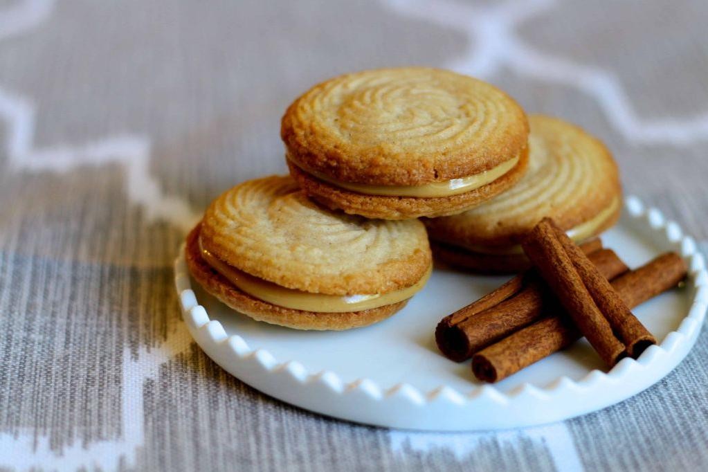 Cinnamon Spiced Filbert Sandwich Cookies