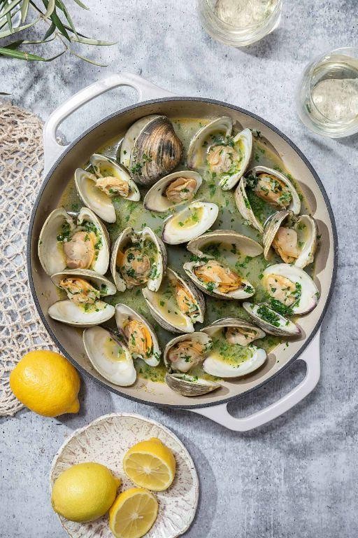 Clams in White Wine Sauce