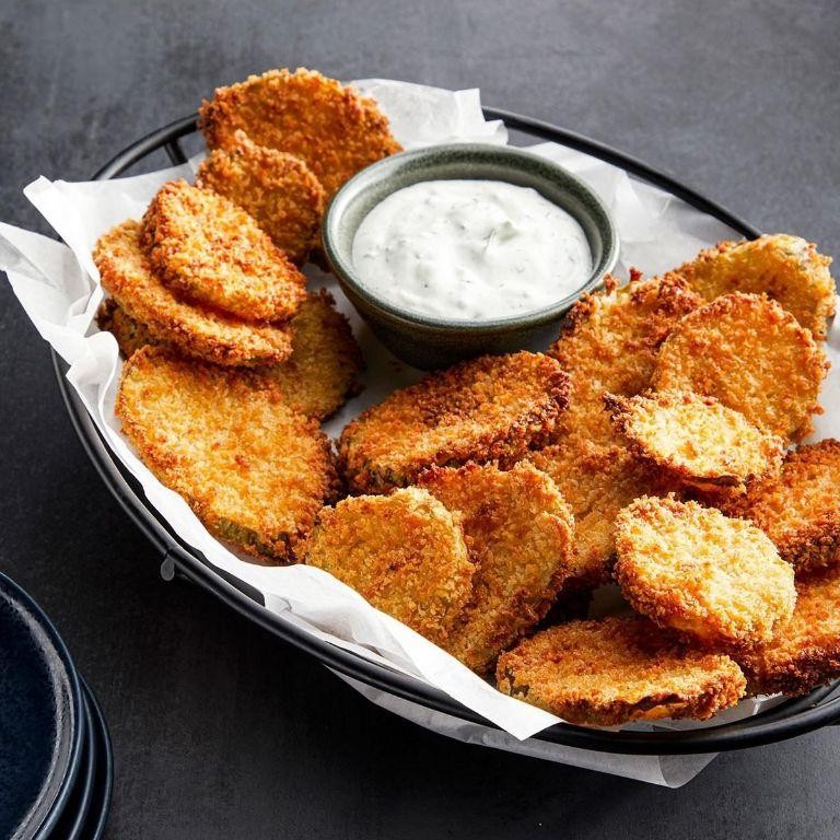 Classic Air Fryer Fried Pickles