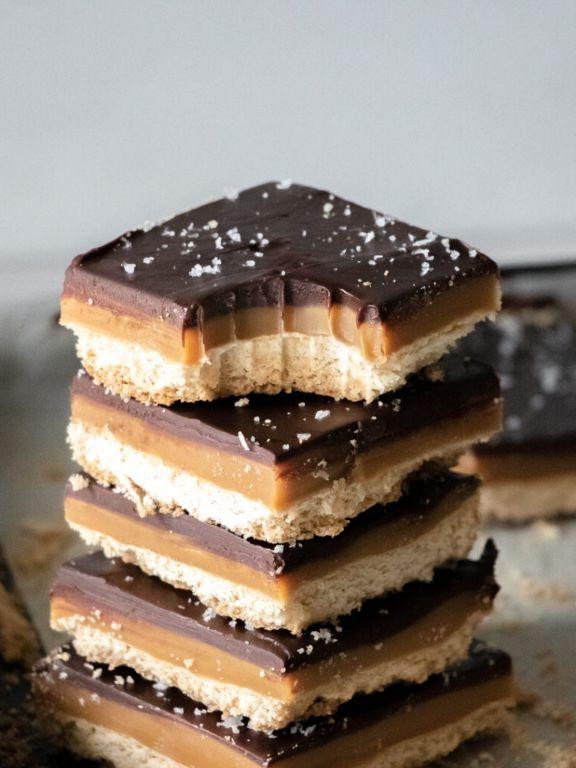 Classic Caramel Shortbread Bars