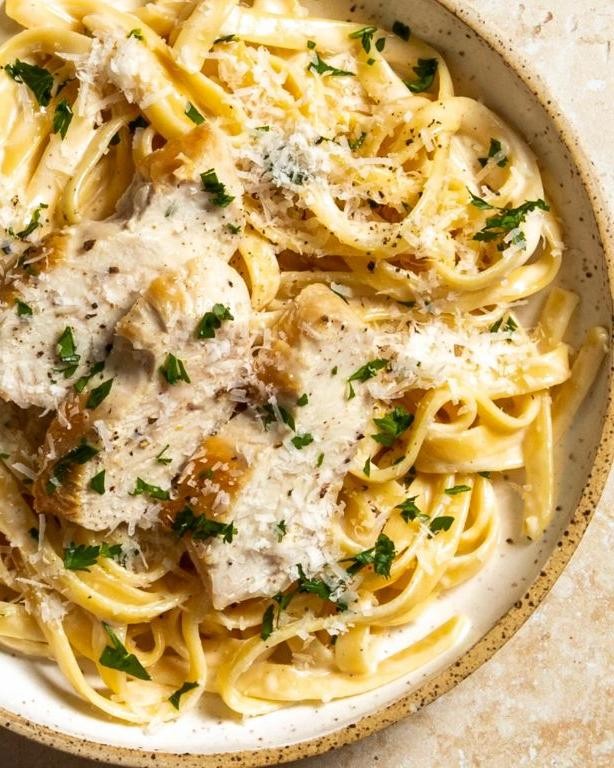 Classic Chicken Alfredo Pasta