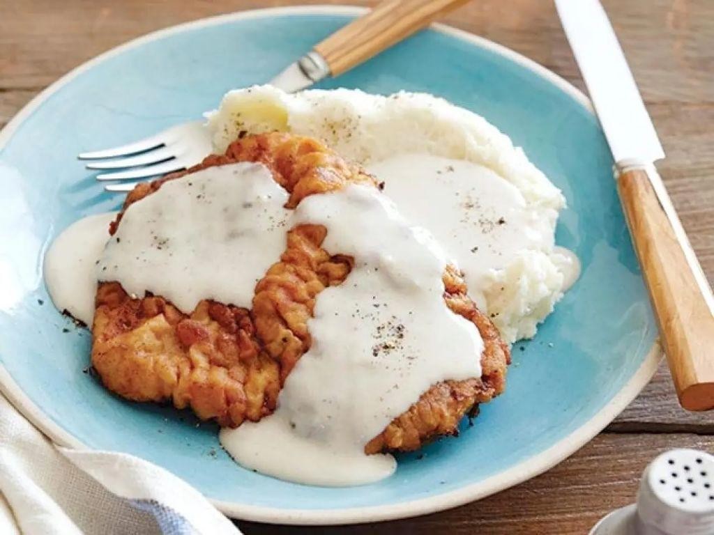 Classic Chicken-Fried Beef Steak with Creamy Gravy