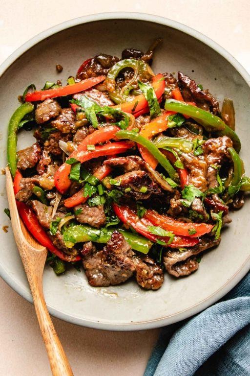 Classic Chinese Pepper Steak with Bell Peppers