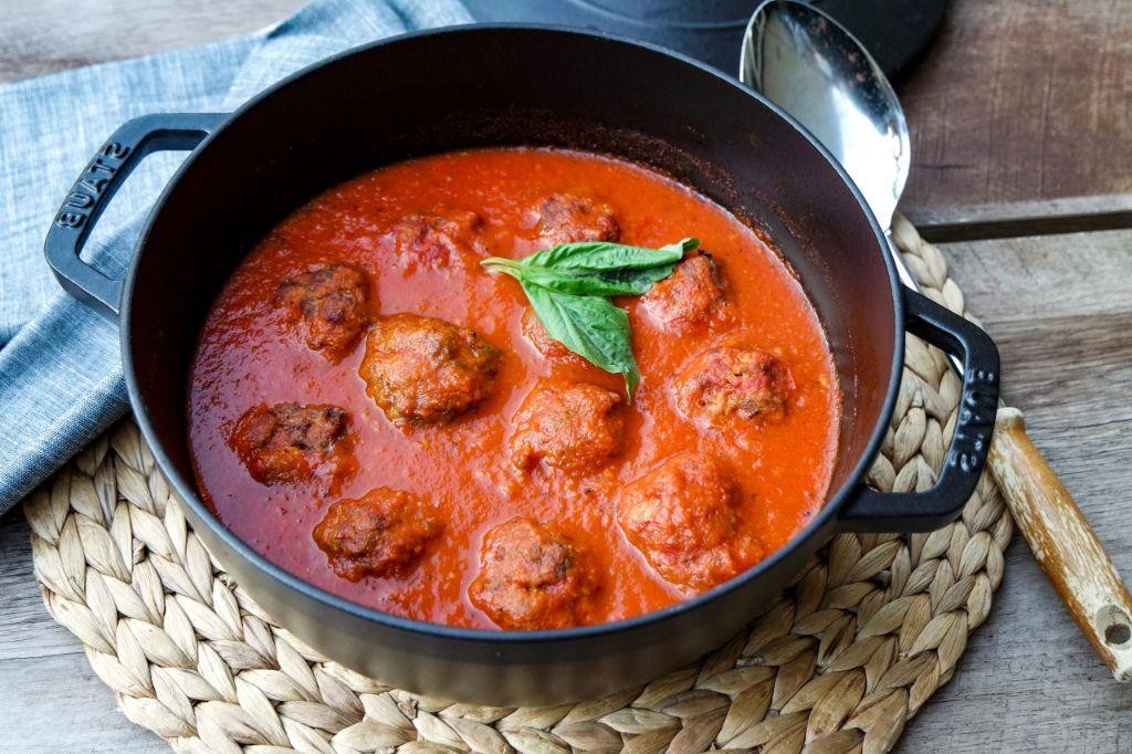 Classic Deer Meat Meatballs in Tomato Sauce