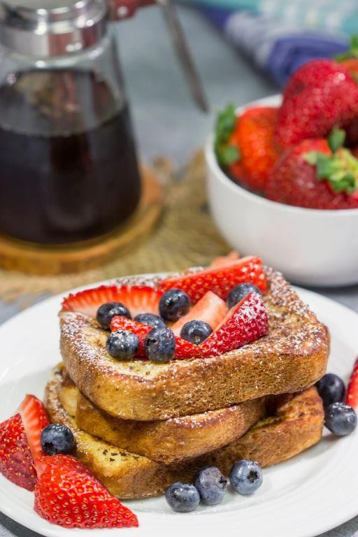 Classic French Toast with Maple Syrup