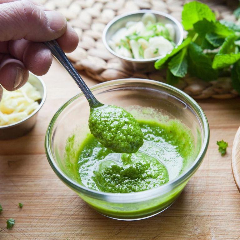 Classic Fresh Mint Sauce with Cider Vinegar