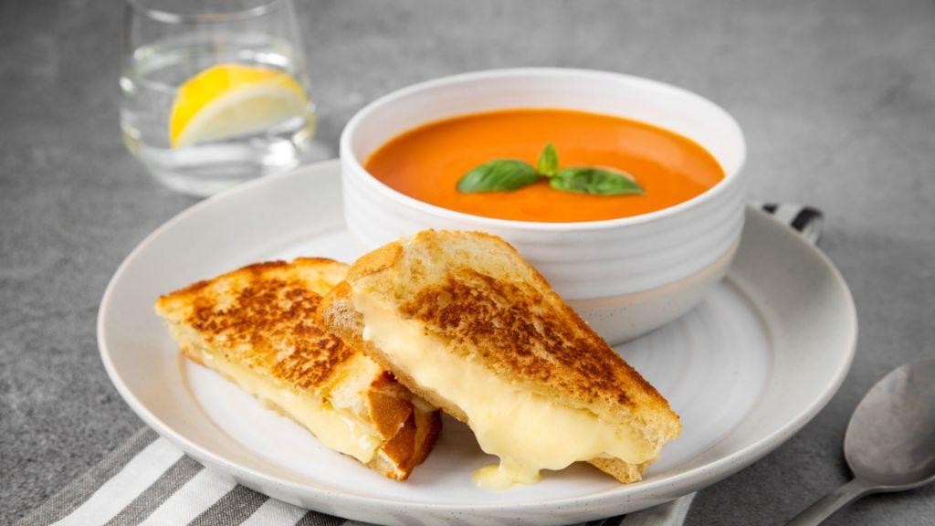 Classic Grilled Cheese with Tomato