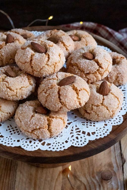 Classic Italian Amaretti Cookies