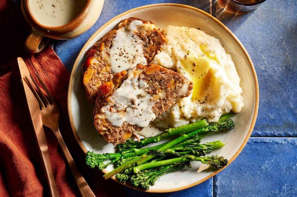 Classic Meatloaf with Mashed Potatoes