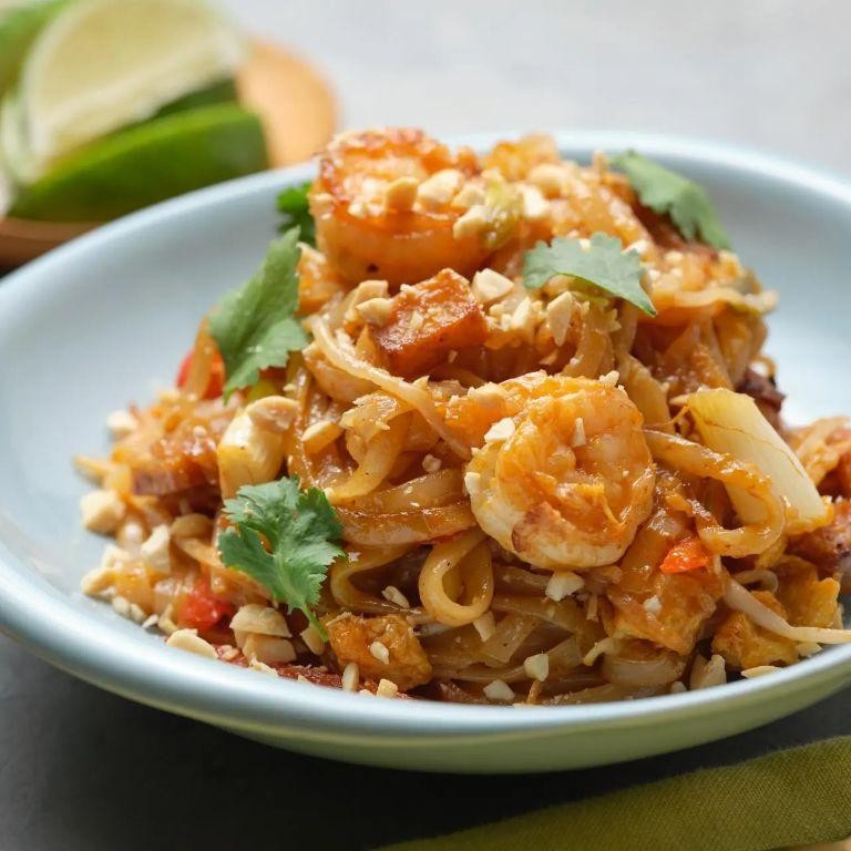 Classic Pad Thai with Shrimp