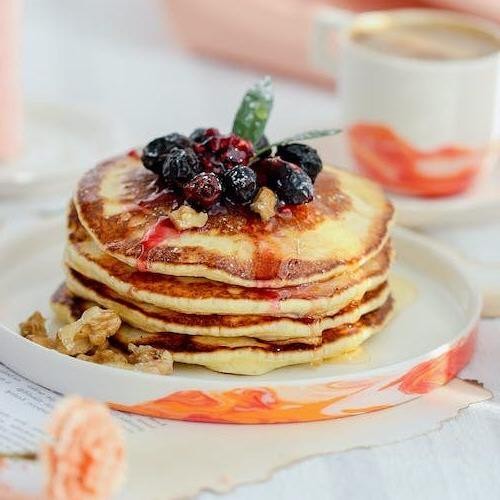 Classic Pancakes with Berries and Maple Syrup