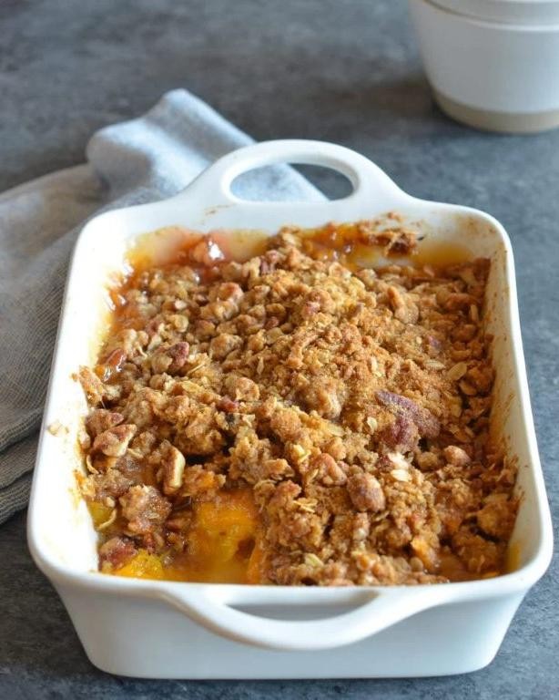 Classic Peach Crisp with Oatmeal Topping