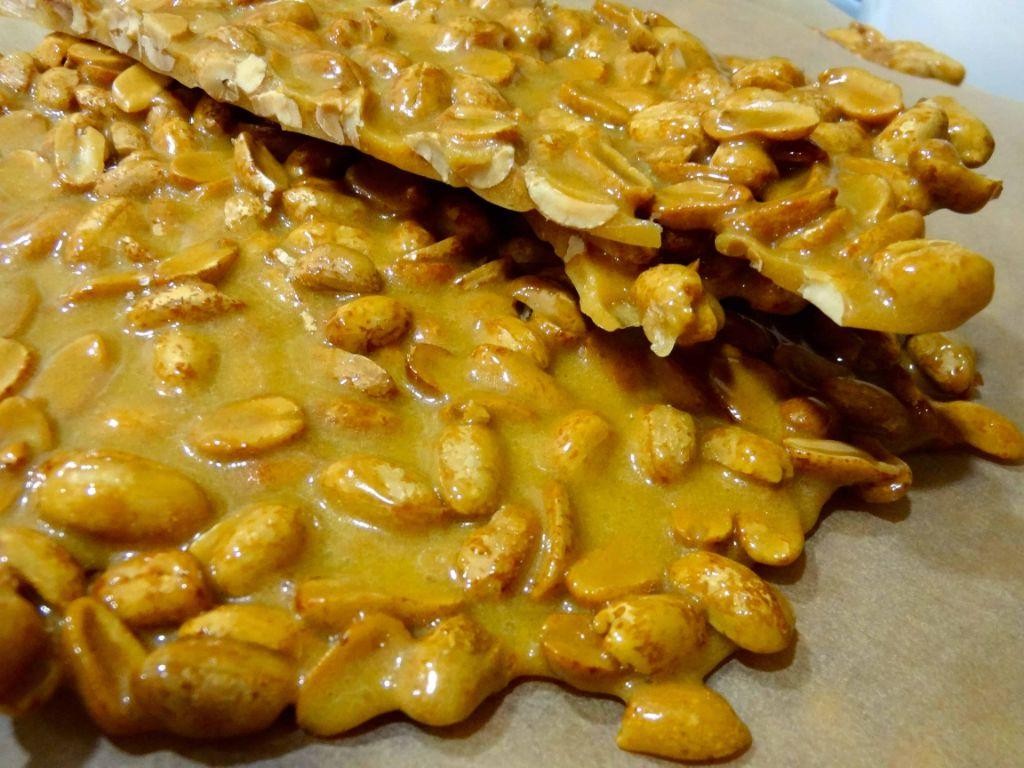 Classic Peanut Brittle with a Hint of Vanilla