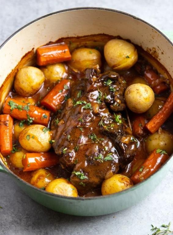 Classic Pot Roast with Chuck and Carrots