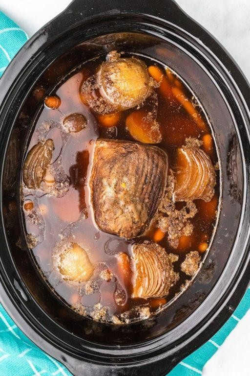 Classic Slow Cooker Eye Round Roast with Pan Au Jus