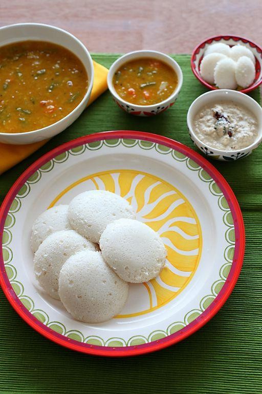 Classic Steamed Idli with Coconut Chutney