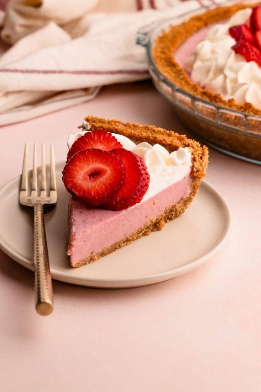 Classic Strawberry Cream Pie