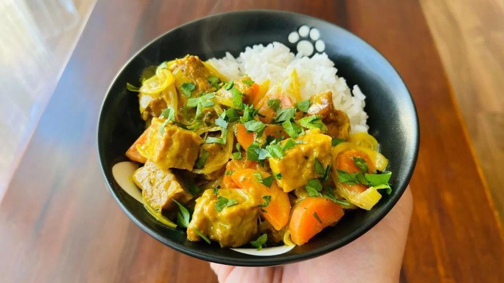 Coconut Curry Baked Tempeh