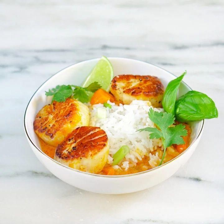 Coconut Curry Scallops with Jasmine Rice