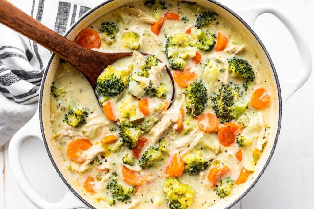 Comforting Creamy Chicken and Broccoli Soup