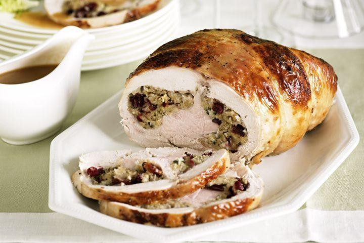 Cranberry and Walnut Slow-Cooked Turkey Stuffing