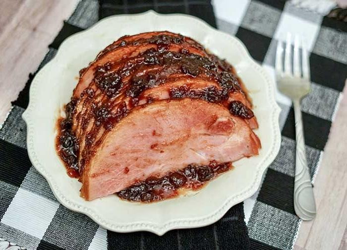 Cranberry-Glazed Ham with Spiced Apples