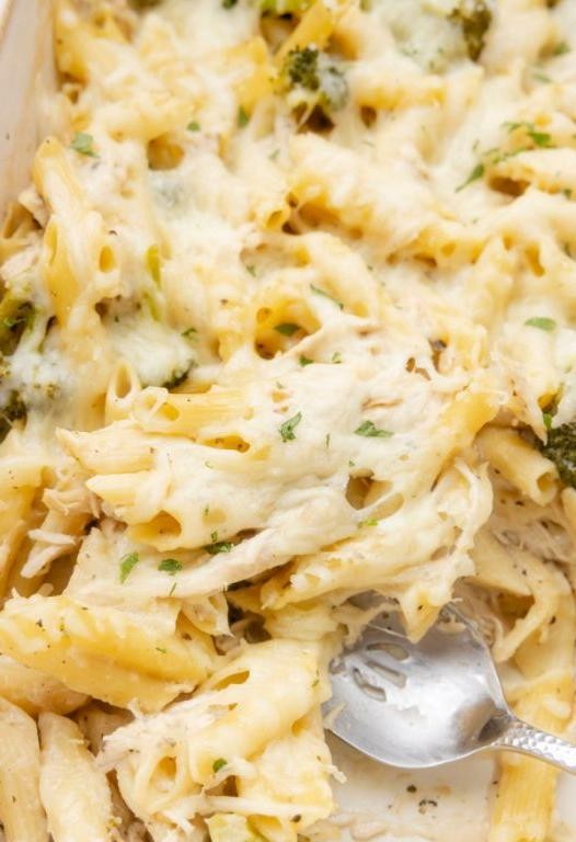 Creamy Alfredo Chicken Dump Casserole