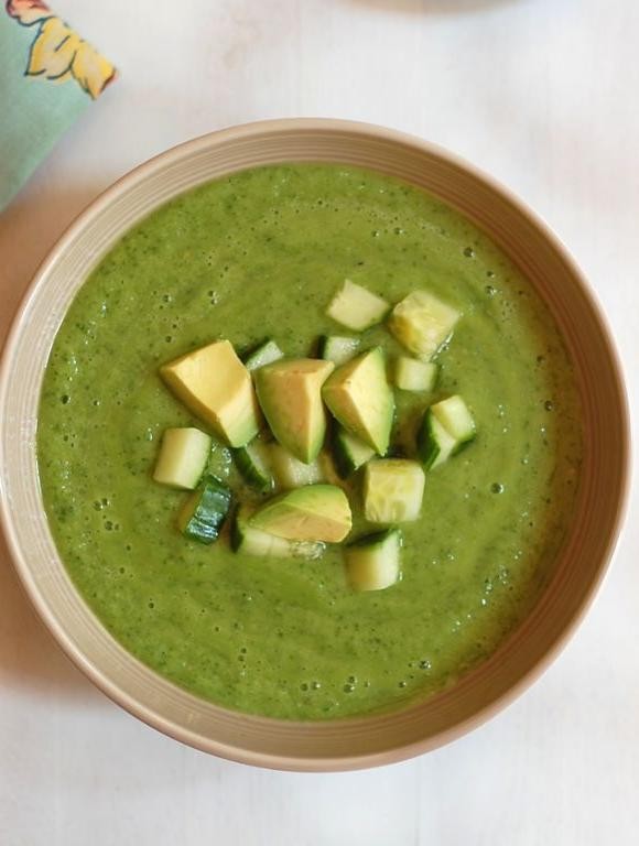 Creamy Avocado and Spinach Soup