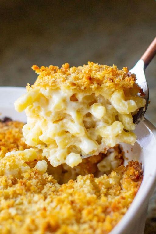 Creamy Baked Mac and Cheese with Breadcrumbs