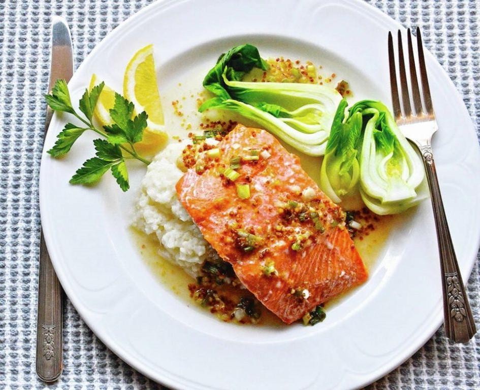 Creamy Cauliflower Mash with Grilled Salmon