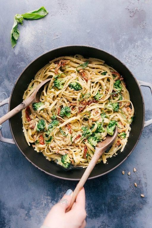 Creamy Chili Pesto Fettuccine