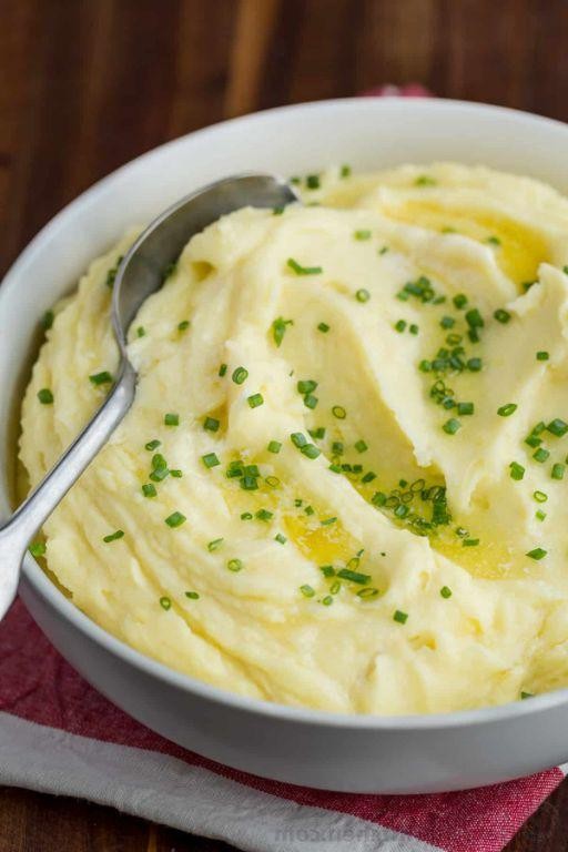 Creamy Chive and Garlic Mashed Potatoes