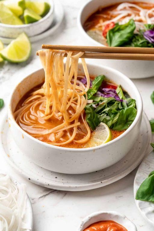 Creamy Coconut Thai Curry Noodles