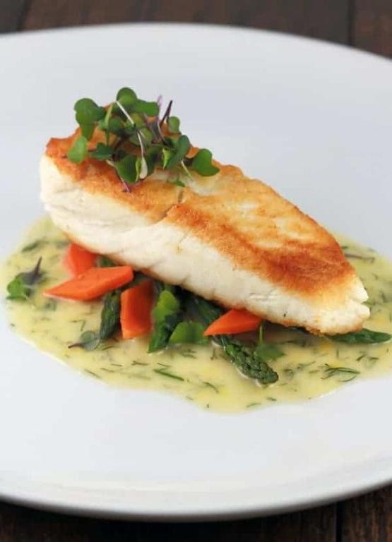 Creamy Dill Sauce Pan-Seared Halibut