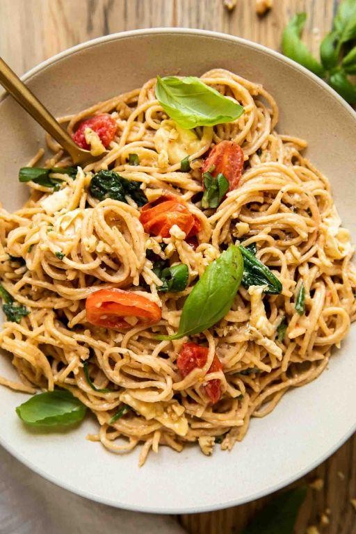 Creamy Garlic Brie Pasta