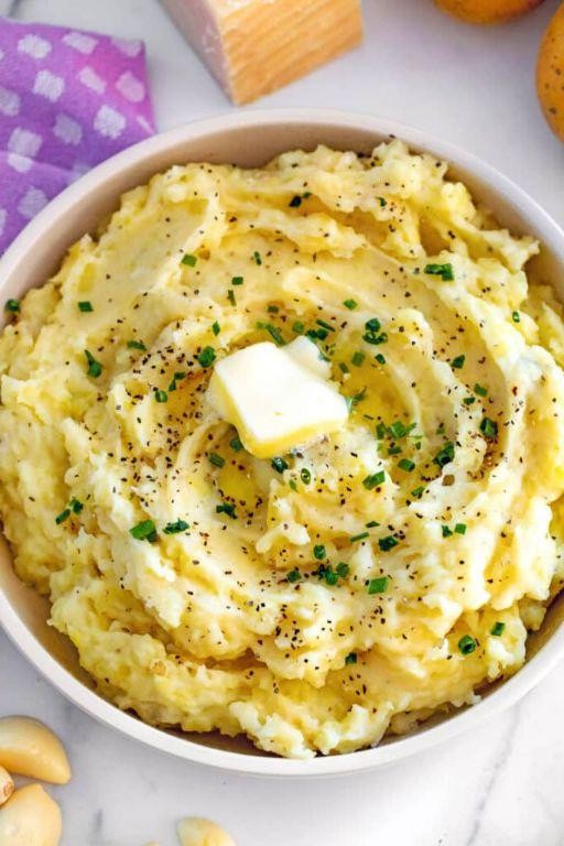 Creamy Garlic Parmesan Mashed Potatoes