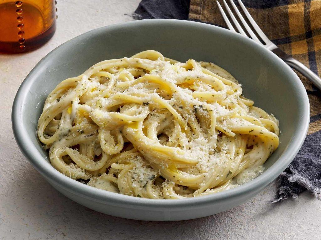 Creamy Garlic Parmesan Pasta