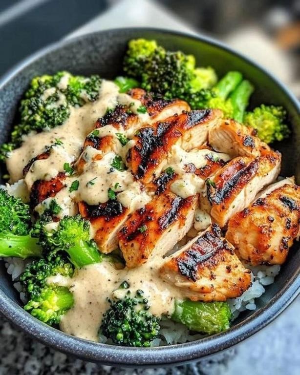 Creamy Grilled Chicken and Broccoli Bowls