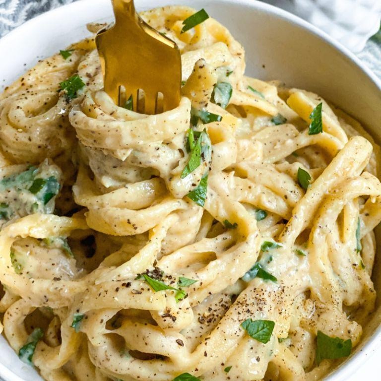 Creamy Jackfruit Alfredo Pasta