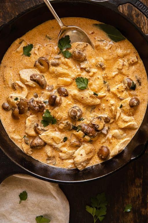 Creamy Mushroom and Chicken Stroganoff