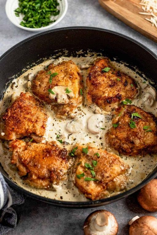 Creamy Mushroom and Chicken Thighs