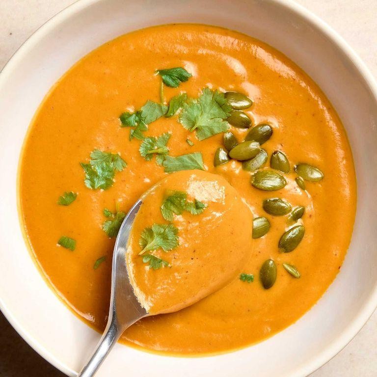 Creamy Pumpkin and Lentil Soup