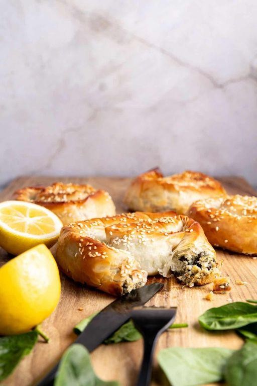 Creamy Spinach Artichoke Phyllo Bread