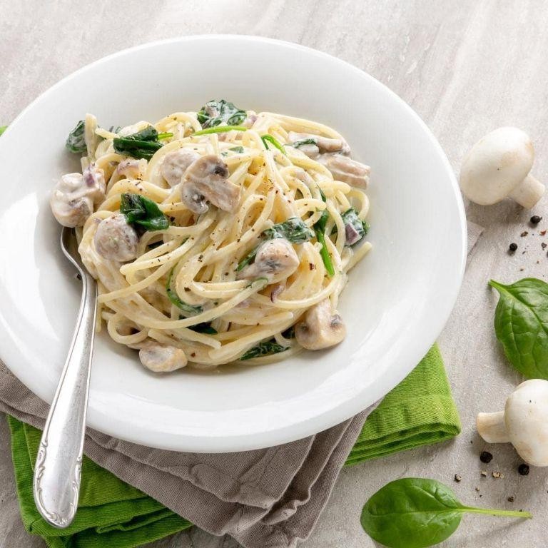 Creamy Spinach and Mushroom Pasta